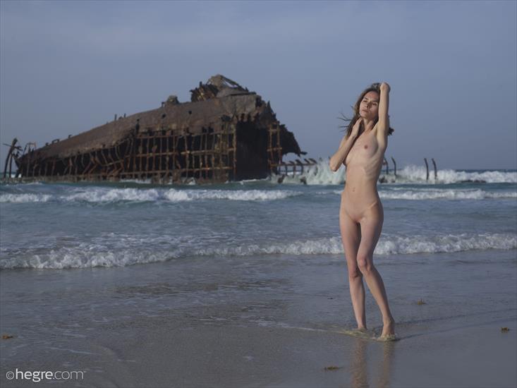 2024-04-27 - Proserpina naked and shipwrecked 41_14000 - proserpina-naked-and-shipwrecked-18-14000px.jpg