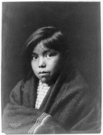 Photos of Indians Edward S. Curtis - Navajo_girl.png